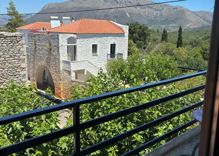 λευκιασ. Pírgos Dhiroú